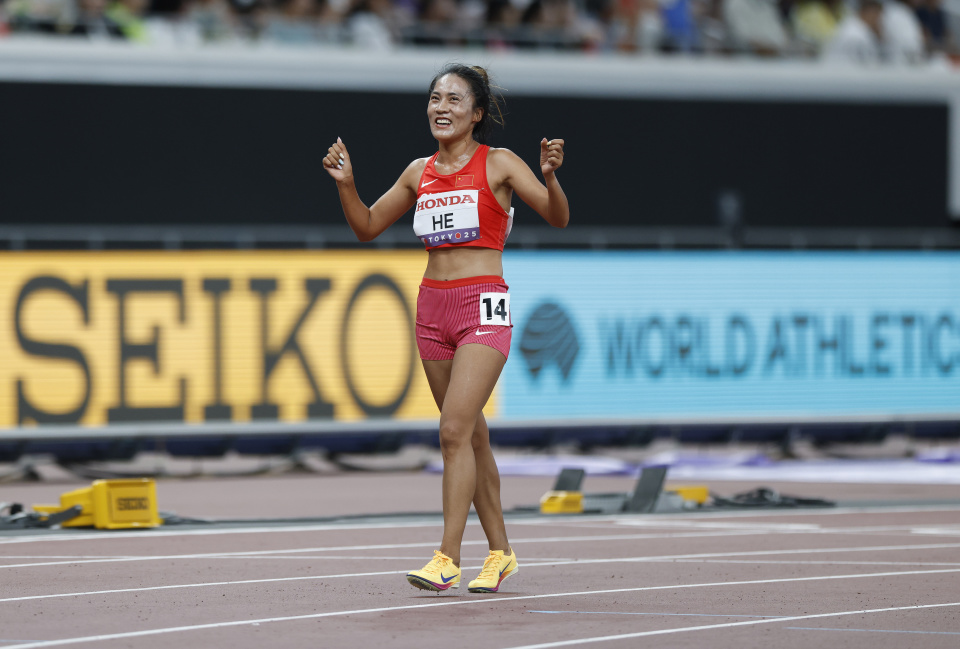 src, 新华社记者, 巫呷在预赛