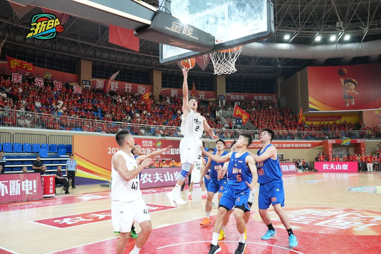 在开场交换, 在震耳欲聋 在开场交换, 在震耳欲聋