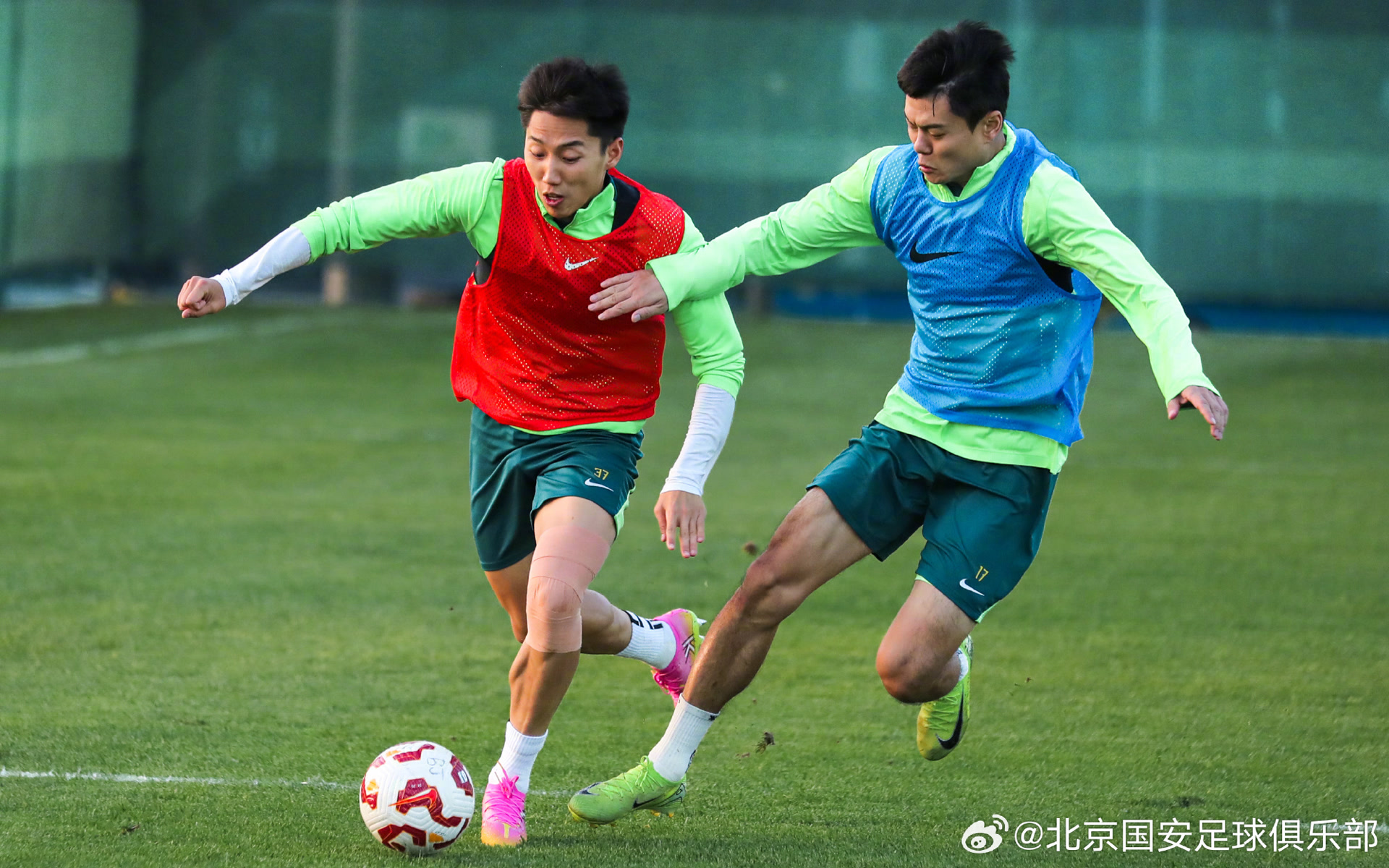 上任, 球队在聚加 上任, 球队在聚加